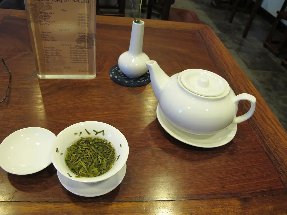 梅家塢的一杯龍井茶